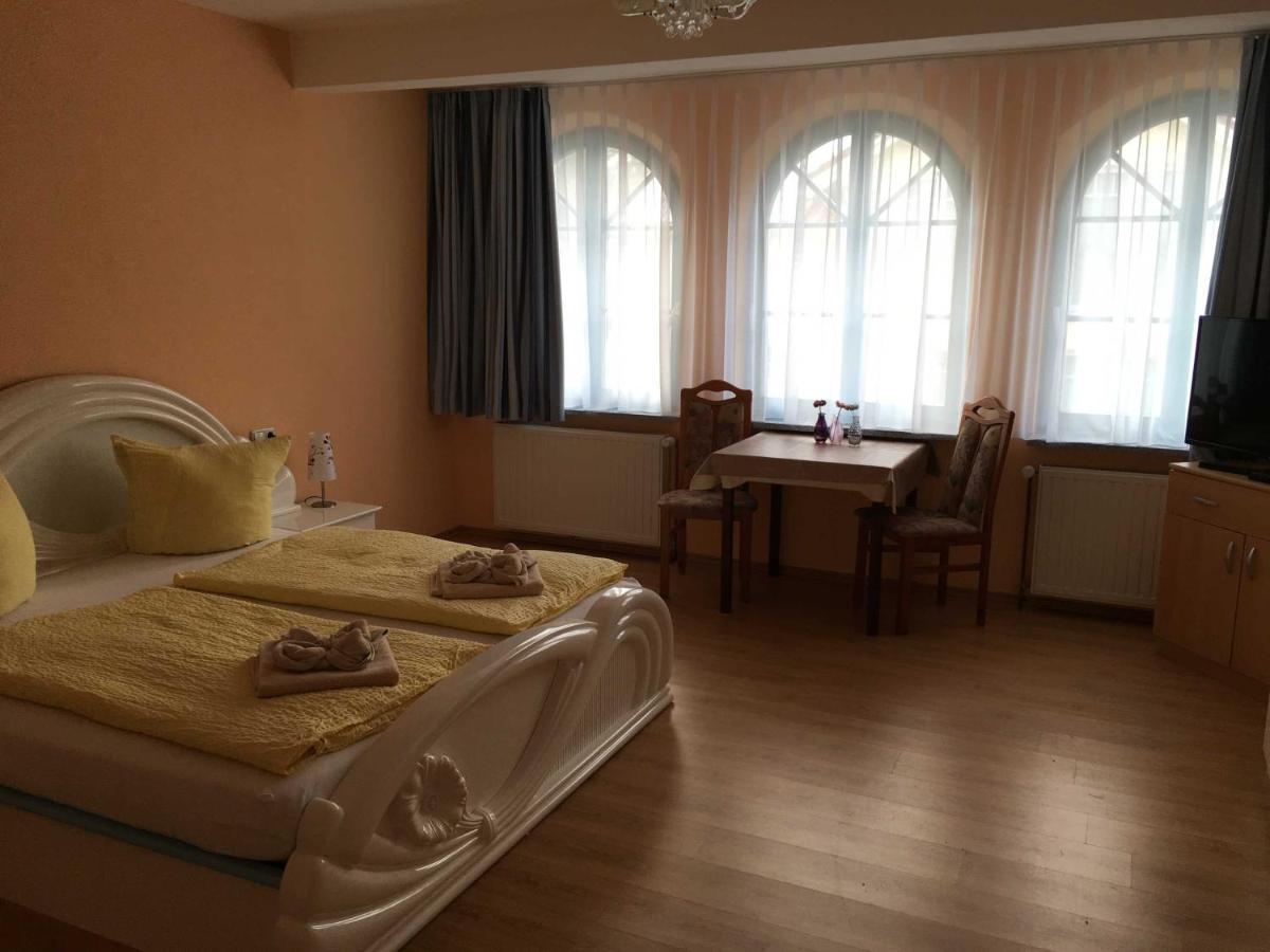 Ferienhaus, Doppelhaushaelfte In Seebad Ahlbeck ゼーバート・ヘリングスドルフ エクステリア 写真